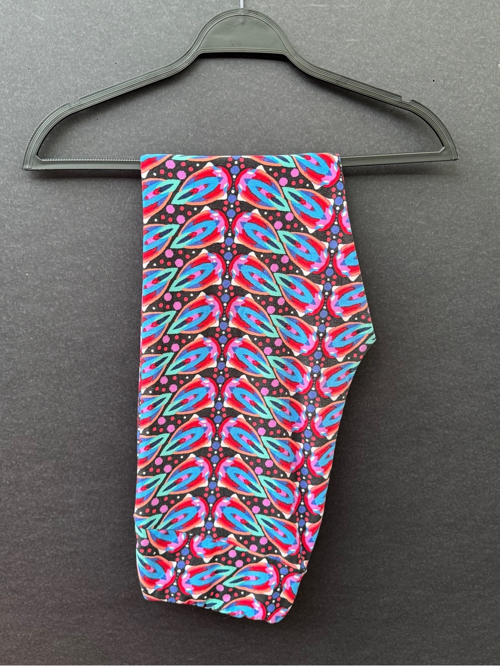 LuLaRoe One Size (OS) Leggings – Vibrant Geometric Teardrop Pattern